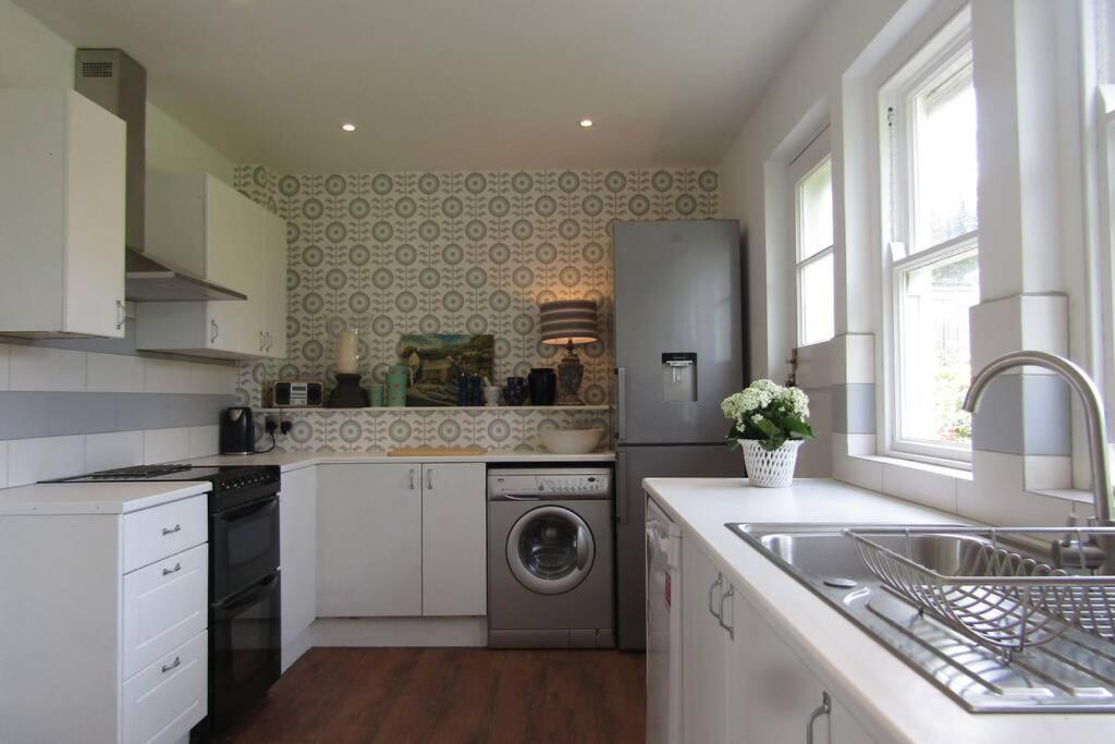 Lovely 3 Bed House Close To Carlyon Bay Beach! Экстерьер фото